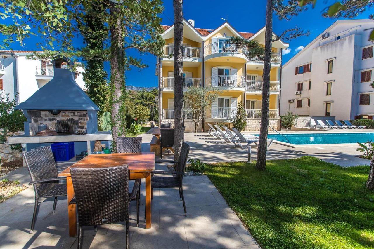 Apartments With A Swimming Pool Jadranovo, Crikvenica - 3238 エクステリア 写真