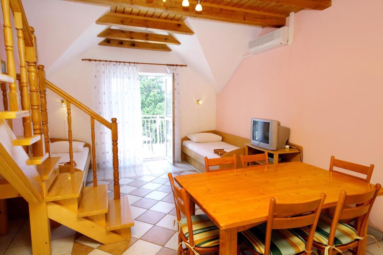 Apartments With A Swimming Pool Jadranovo, Crikvenica - 3238 エクステリア 写真