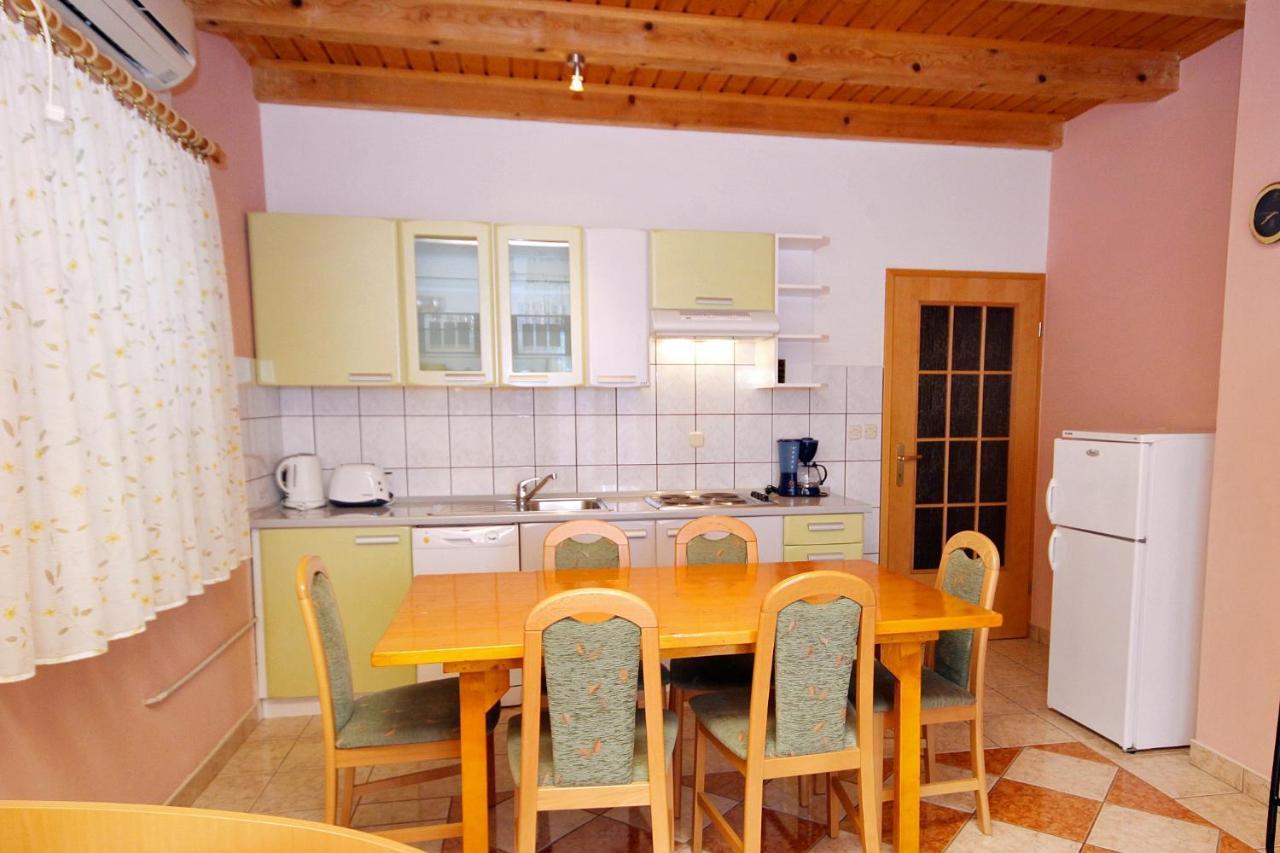 Apartments With A Swimming Pool Jadranovo, Crikvenica - 3238 エクステリア 写真